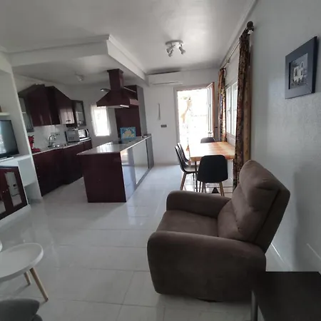 Apartment Schoenes Ruhiges Rooftop Mit Grosser Dachterrasse Torrevieja