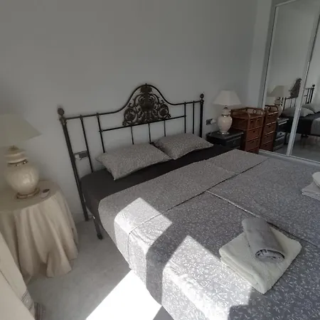 Apartment Schoenes Ruhiges Rooftop Mit Grosser Dachterrasse *