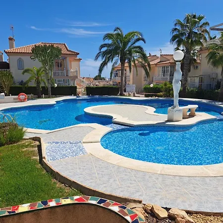 Schoenes Ruhiges Rooftop Mit Grosser Dachterrasse * Torrevieja