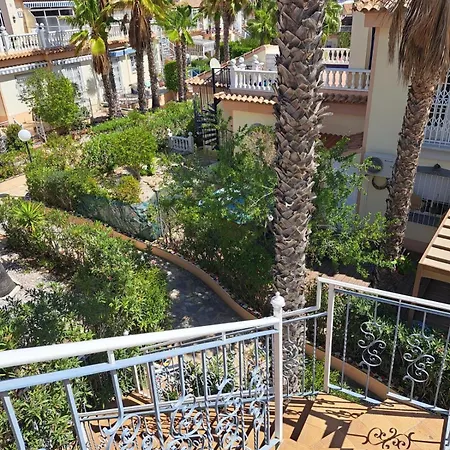 Schoenes Ruhiges Rooftop Mit Grosser Dachterrasse Apartment
